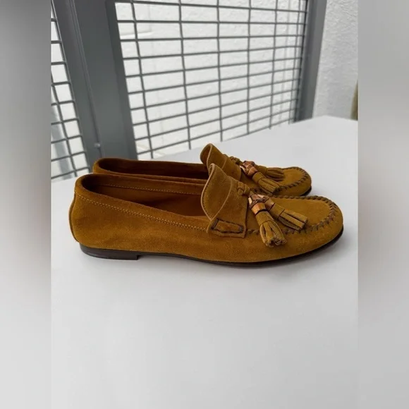 Gucci Suede Women’s Loafers Wood Tassles 37.5 NWOB - Picture 3 of 8